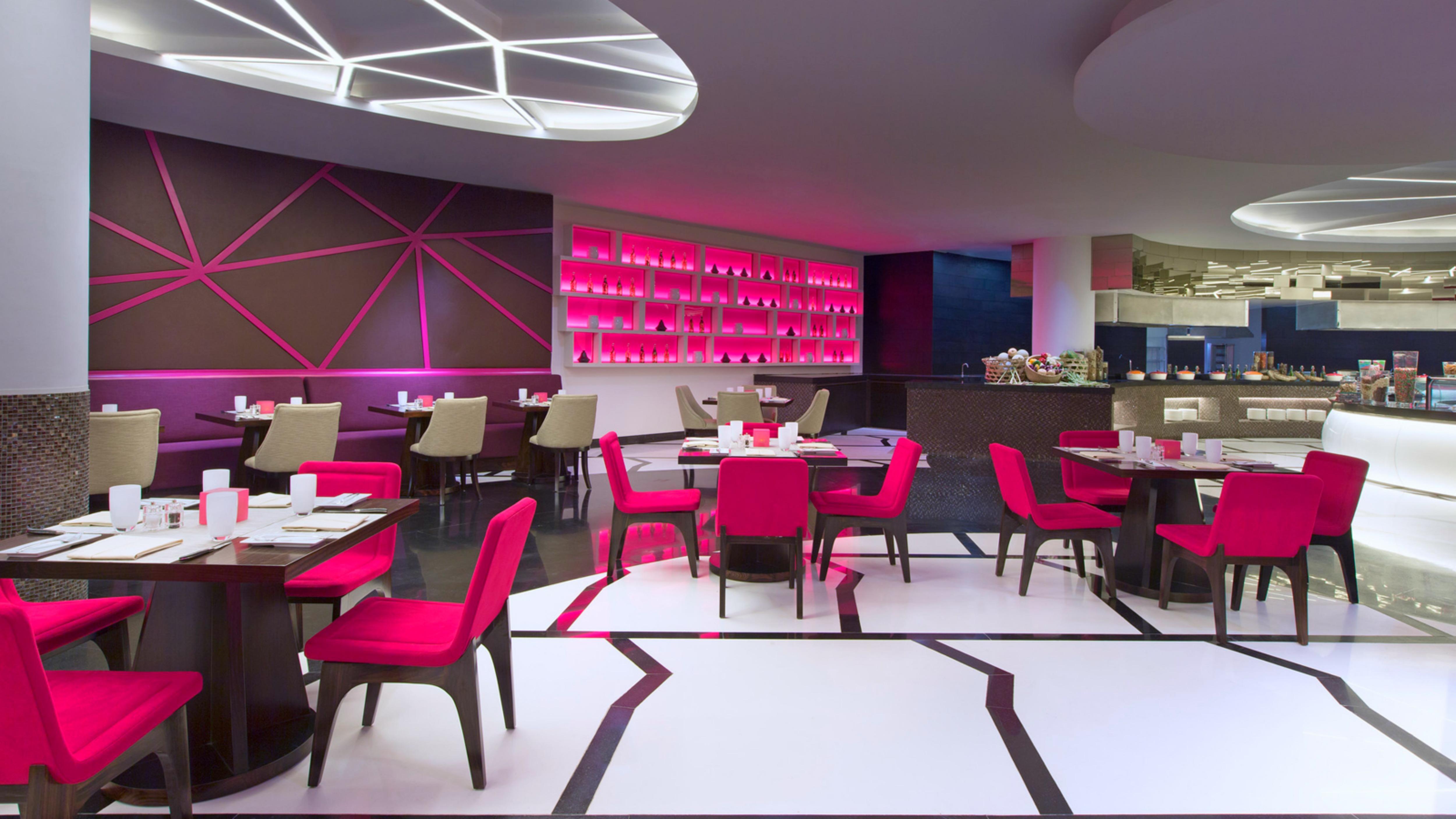 Sheraton Bali Kuta Resort Εξωτερικό φωτογραφία The interior of the restaurant