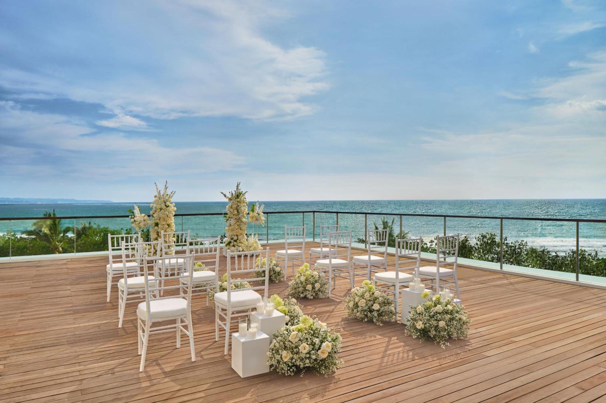 Sheraton Bali Kuta Resort Εξωτερικό φωτογραφία The rooftop of the hotel