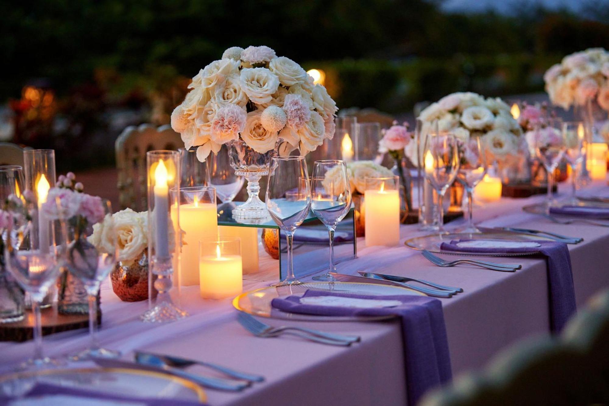 Sheraton Bali Kuta Resort Εξωτερικό φωτογραφία A table set for a wedding reception