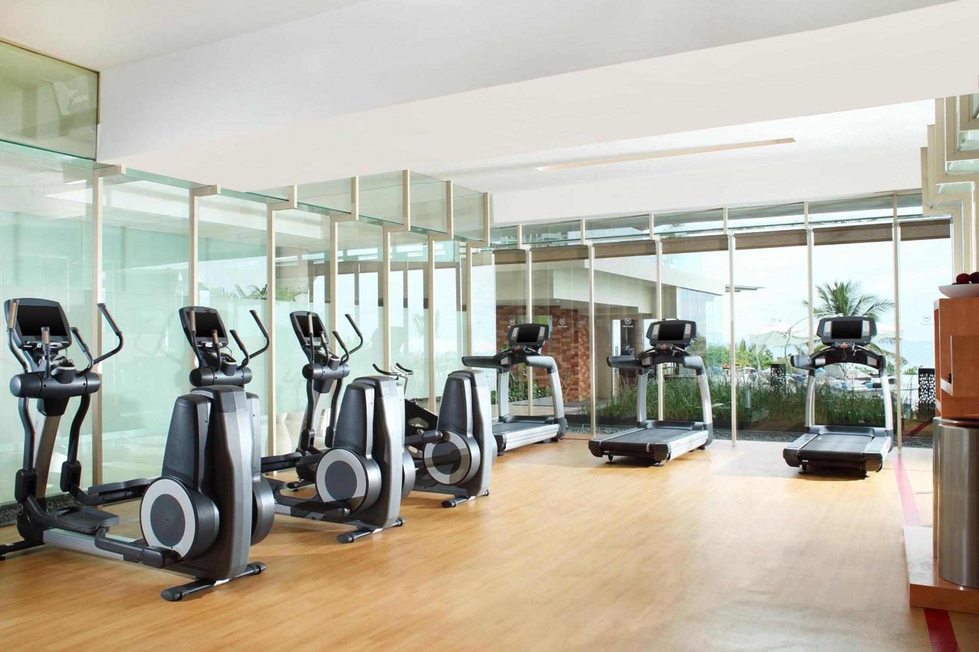 Sheraton Bali Kuta Resort Εξωτερικό φωτογραφία The gym at the hotel