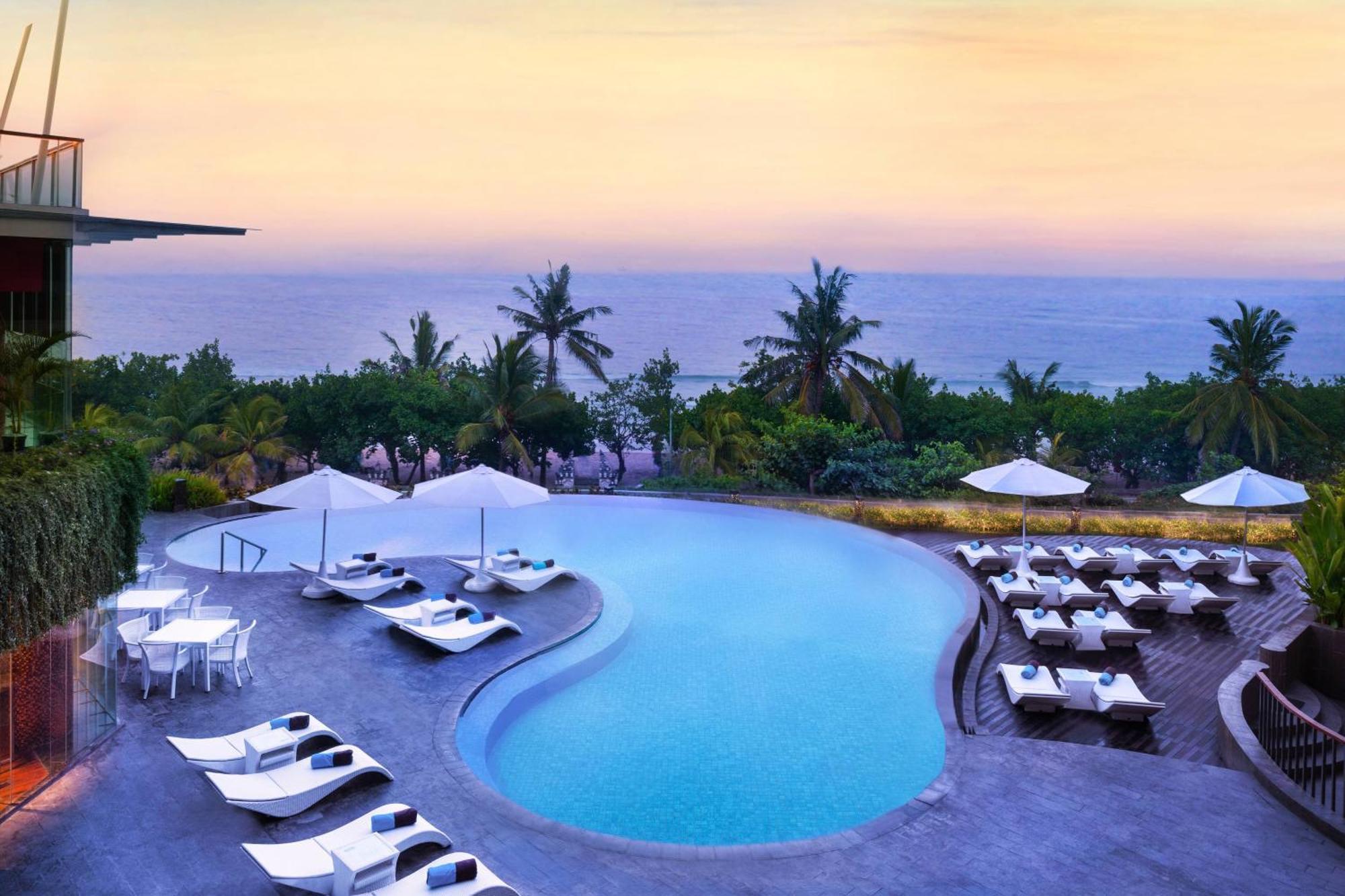 Sheraton Bali Kuta Resort Εξωτερικό φωτογραφία The swimming pool at the hotel