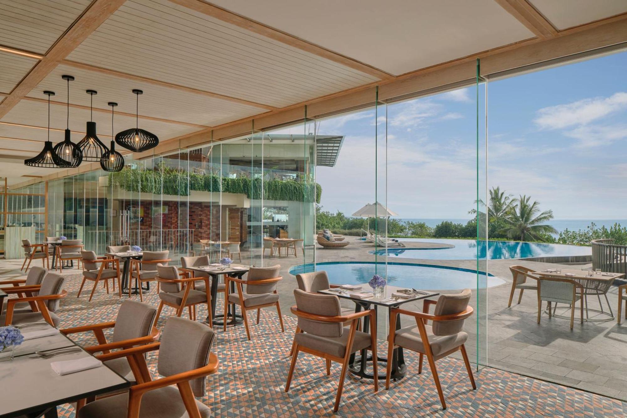 Sheraton Bali Kuta Resort Εξωτερικό φωτογραφία The Pool Bar